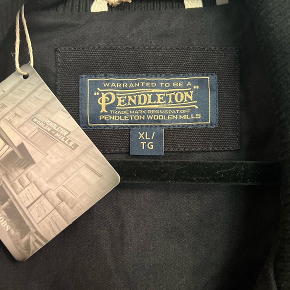 Pendleton Women’s “Foxglove Range” Geometric Fleece Bomber Jacket - Picture 3 of 11